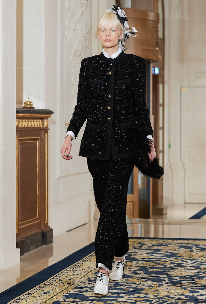 FASHION BY THE RULES: CHANEL pre-fall 2017.. Métiers d'Art