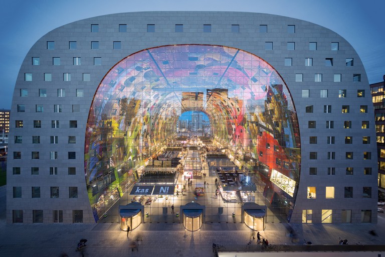 The Markthal from the West at dusk. ©Ossip van Duivenbode