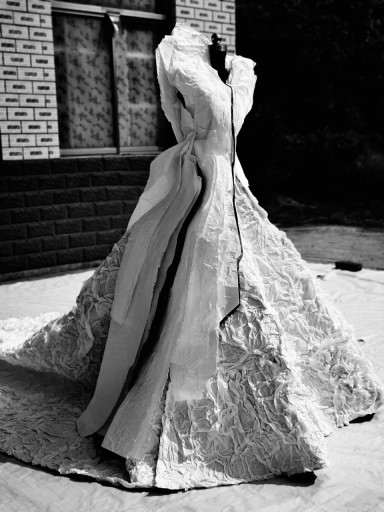 Bingyi, The Wedding Dress That Takes OFF Itself, 2022