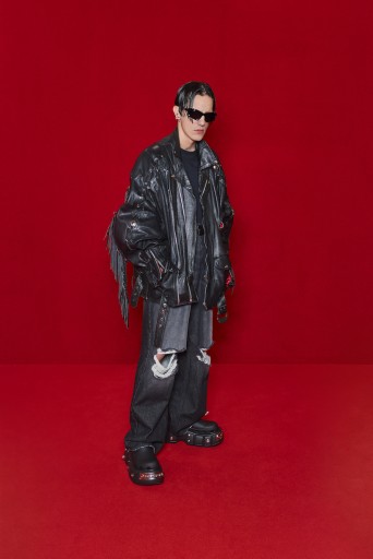 Balenciaga Spring Summer 2022 collection | TWELV MAGAZINE Balenciaga Spring Summer 2022 collection | TWELV MAGAZINE