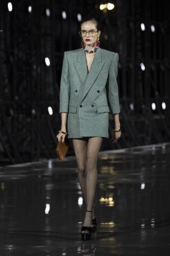 sl_summer_ss22_runway_hr_40.